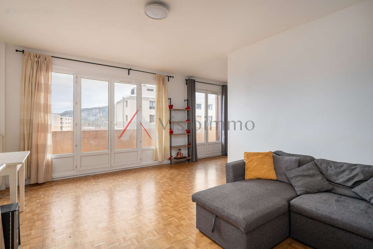 Appartement à SASSENAGE