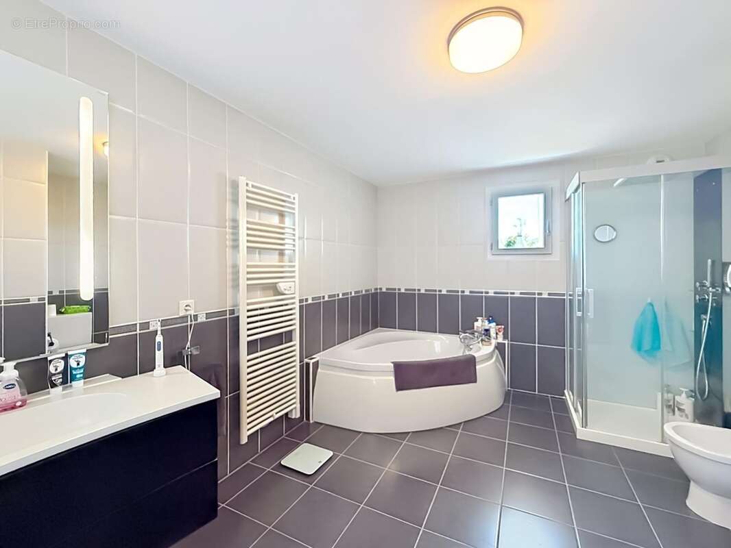 Belle villa familiale 200m2 4 chambres à CHENS SUR LEMAN (74) - photo 10