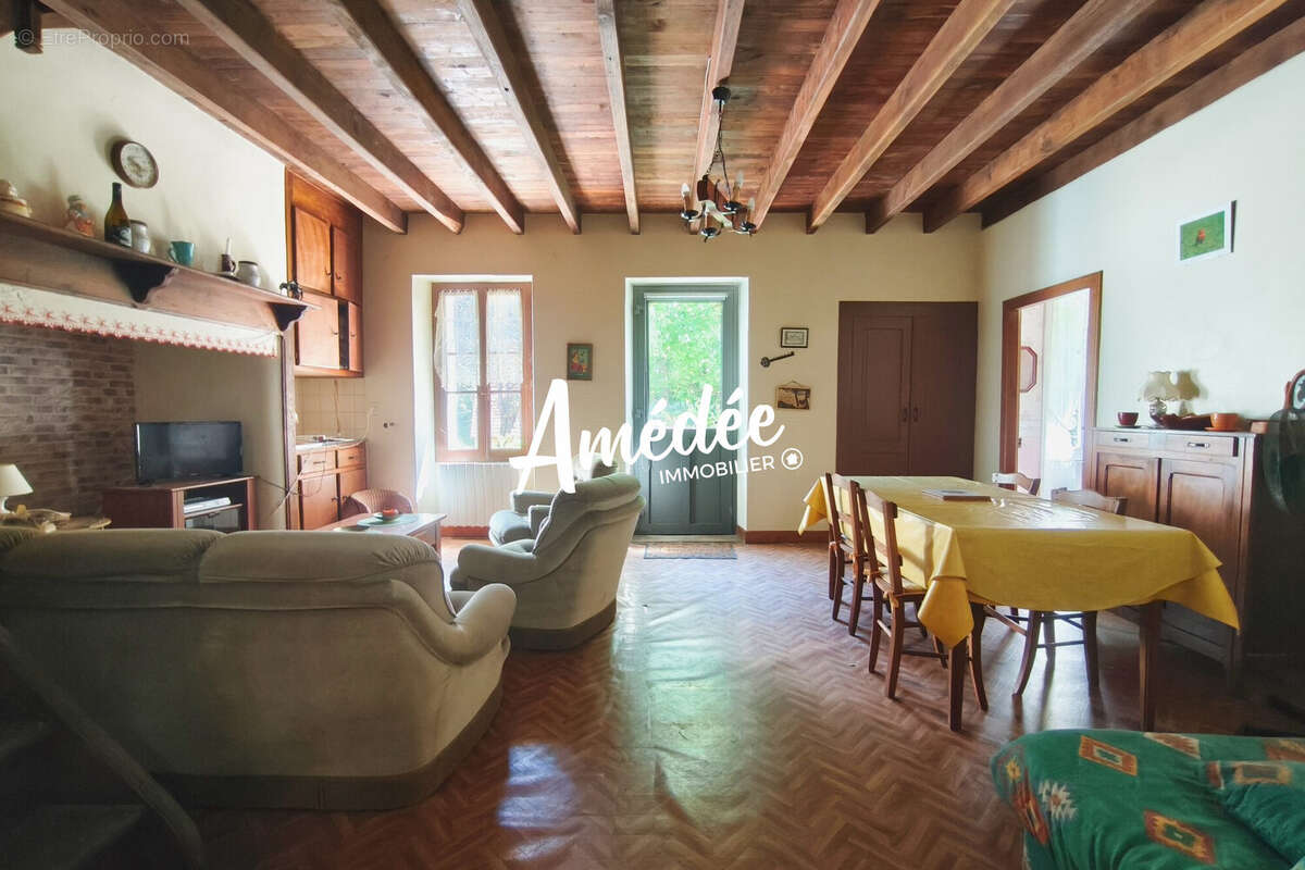 Maison 57 m² à Aynac  - photo 7