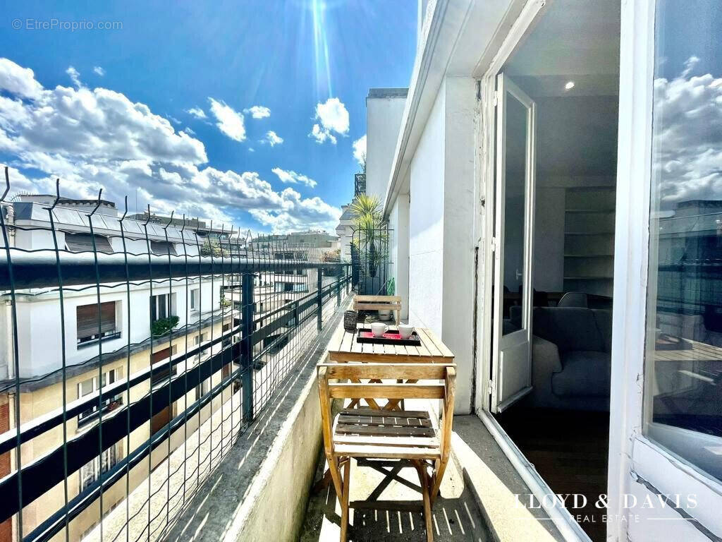 Appartement à PARIS-16E