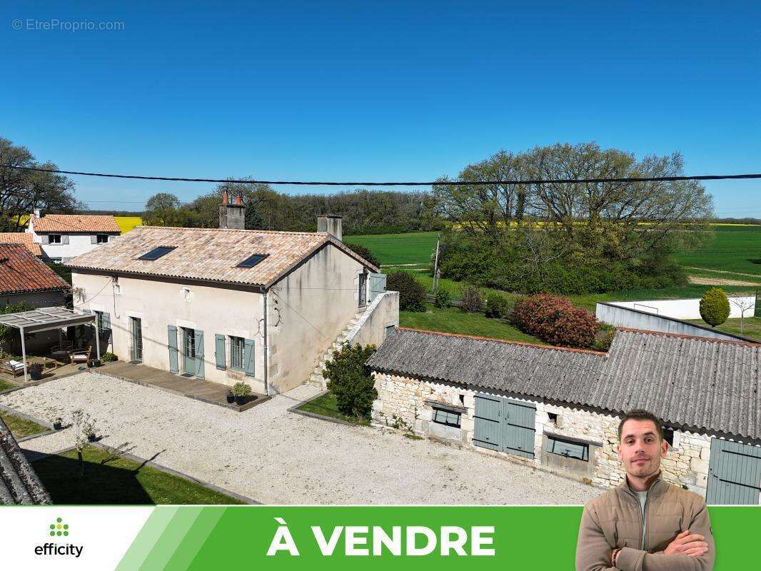 Maison à JARDRES