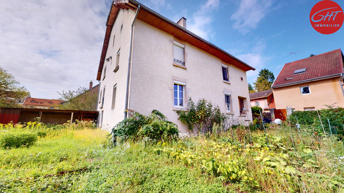 Maison à SERRE-LES-SAPINS