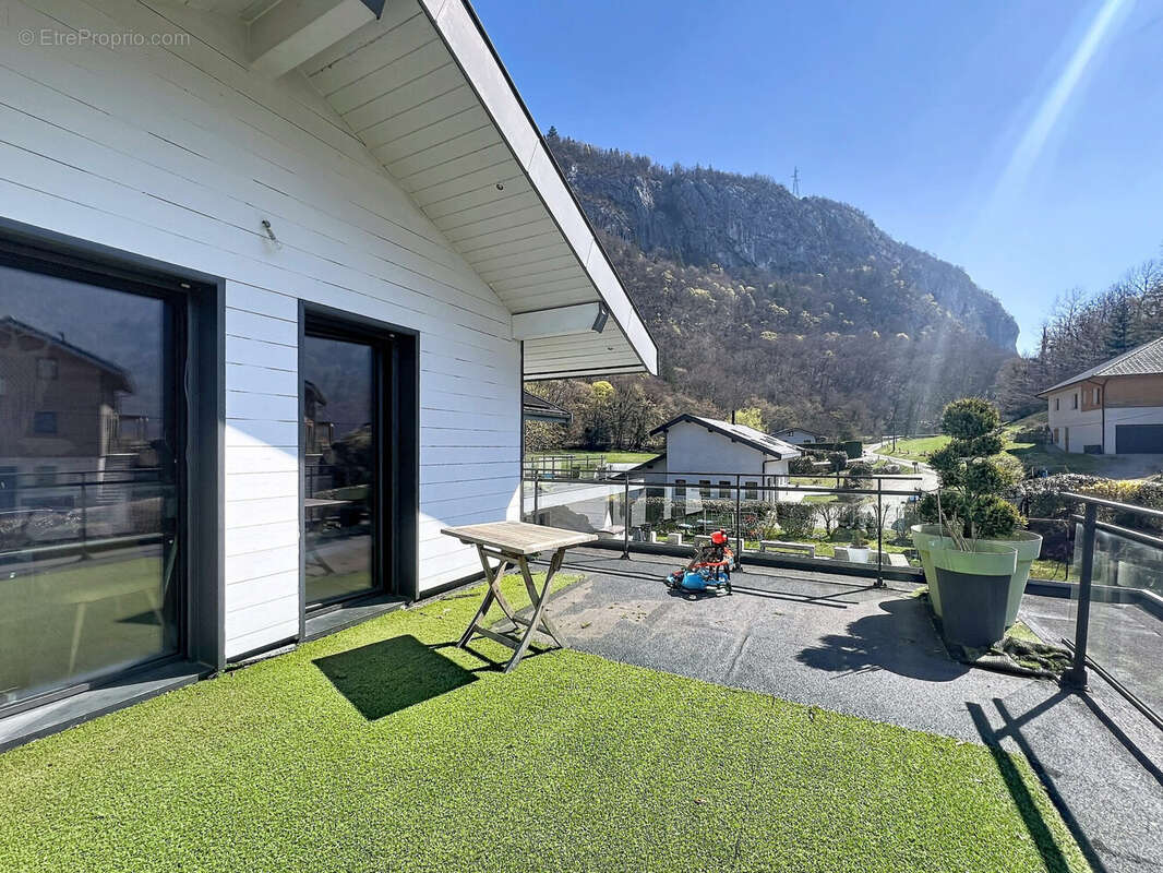 Maison à DINGY-SAINT-CLAIR