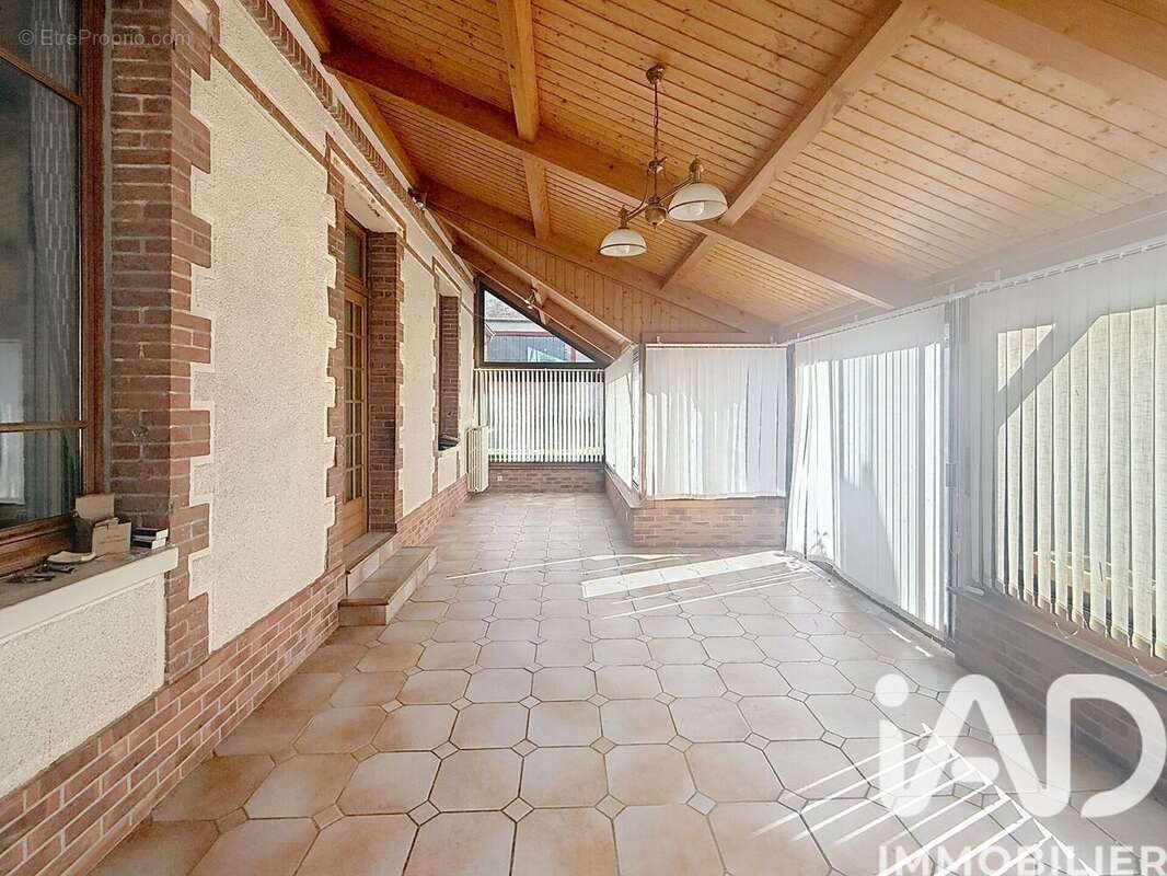 Maison 91 m² à Courlon-Sur-Yonne  - photo 2