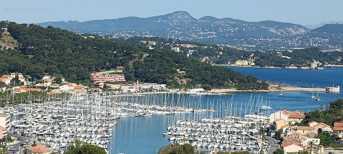 Appartement à SAINT-MANDRIER-SUR-MER