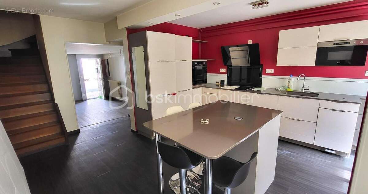 Maison à SAINT-SEVER-CALVADOS