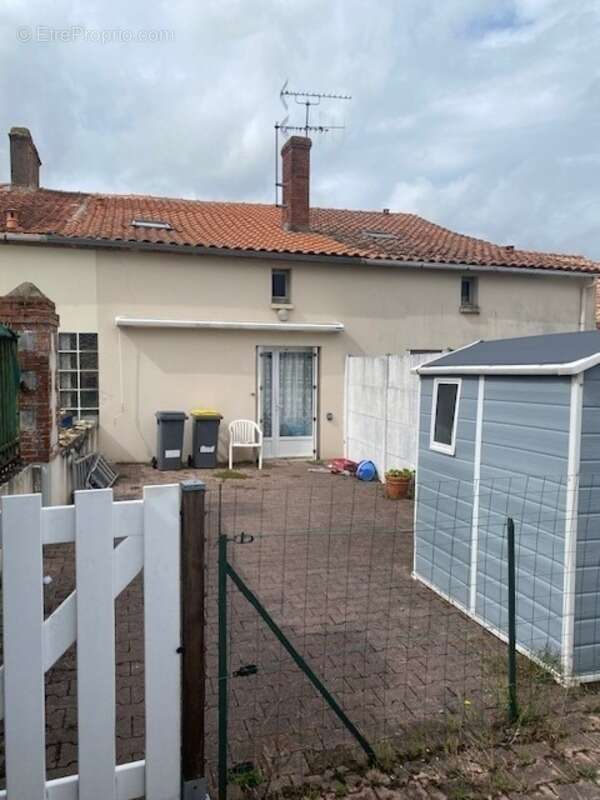 Maison à SAINT-LUMINE-DE-COUTAIS