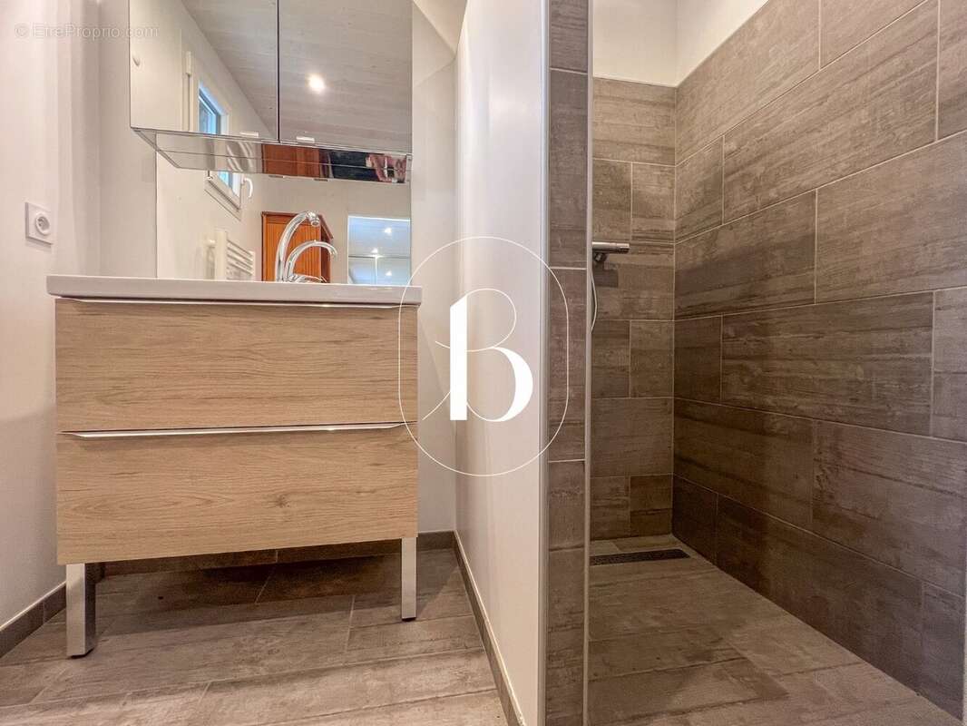 Maison à ORGNAC-L'AVEN