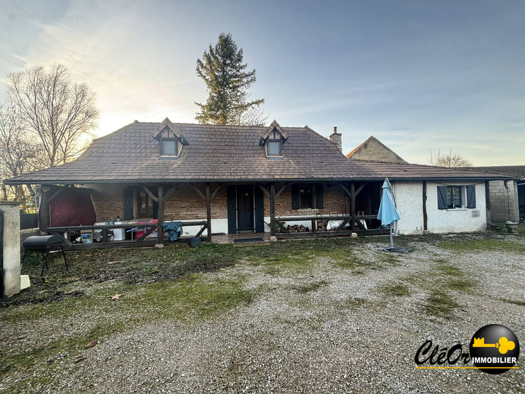 Maison à FRONTENARD