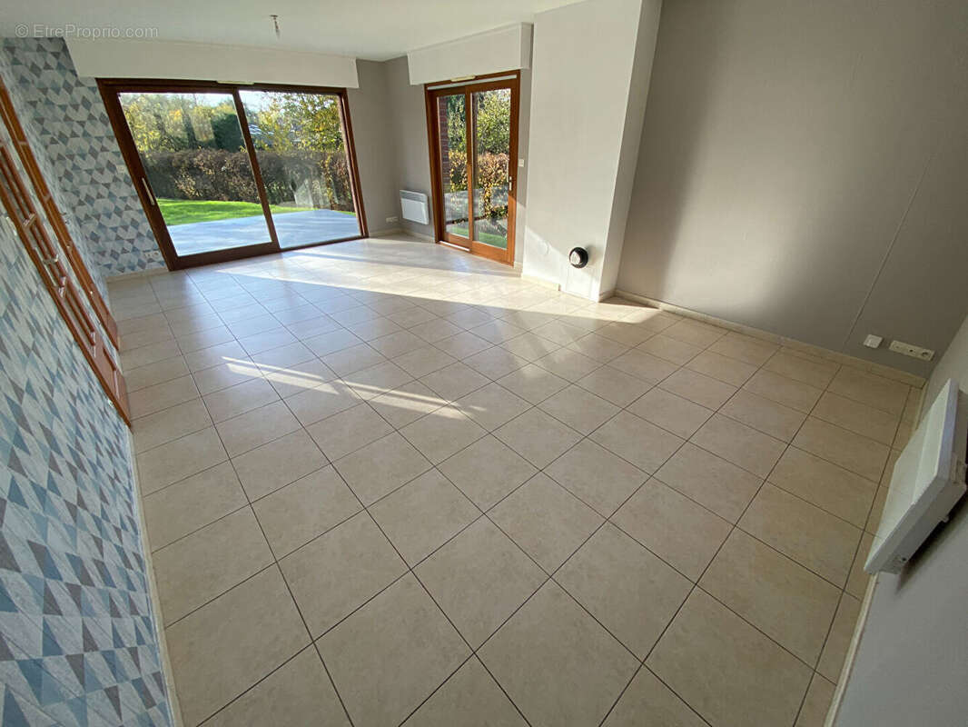 Semi Plain Pied individuel sur 1385 m² de 5 chambres à SEBOURG - photo 7