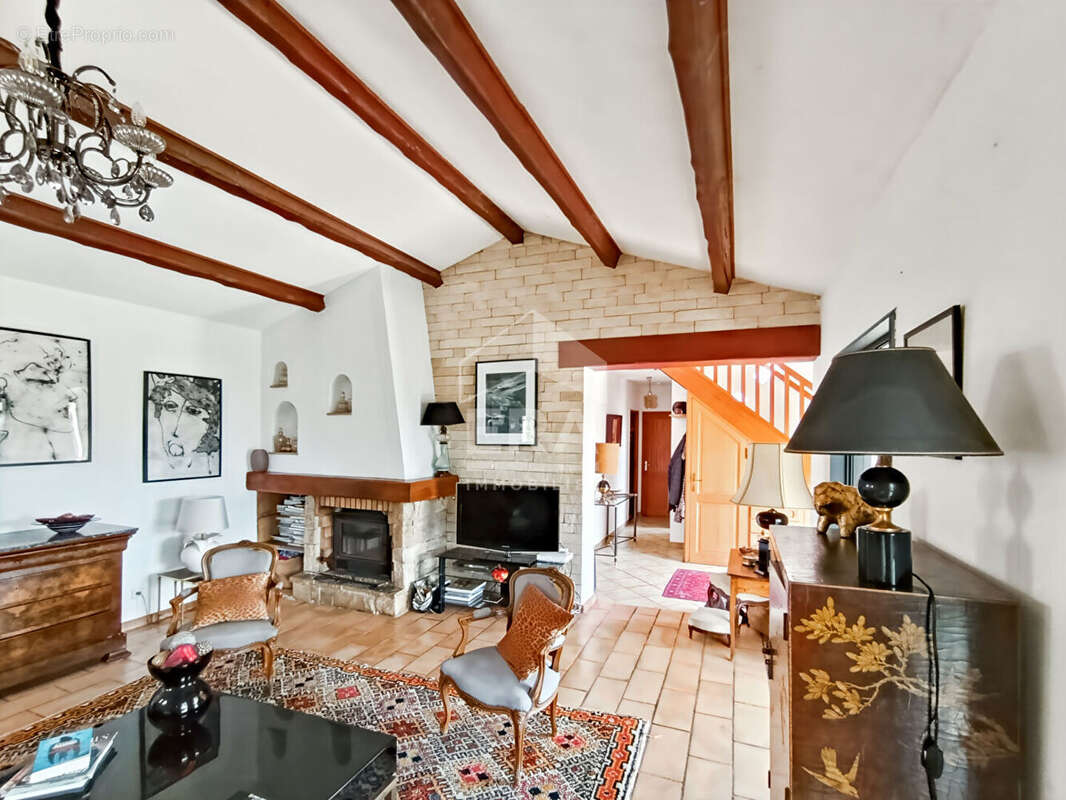 Maison à LA ROQUETTE-SUR-SIAGNE