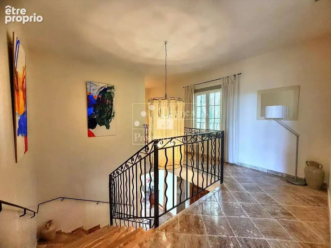 LORGUES – Élégante bastide provençale sur 4 000 m² avec piscine - photo 19