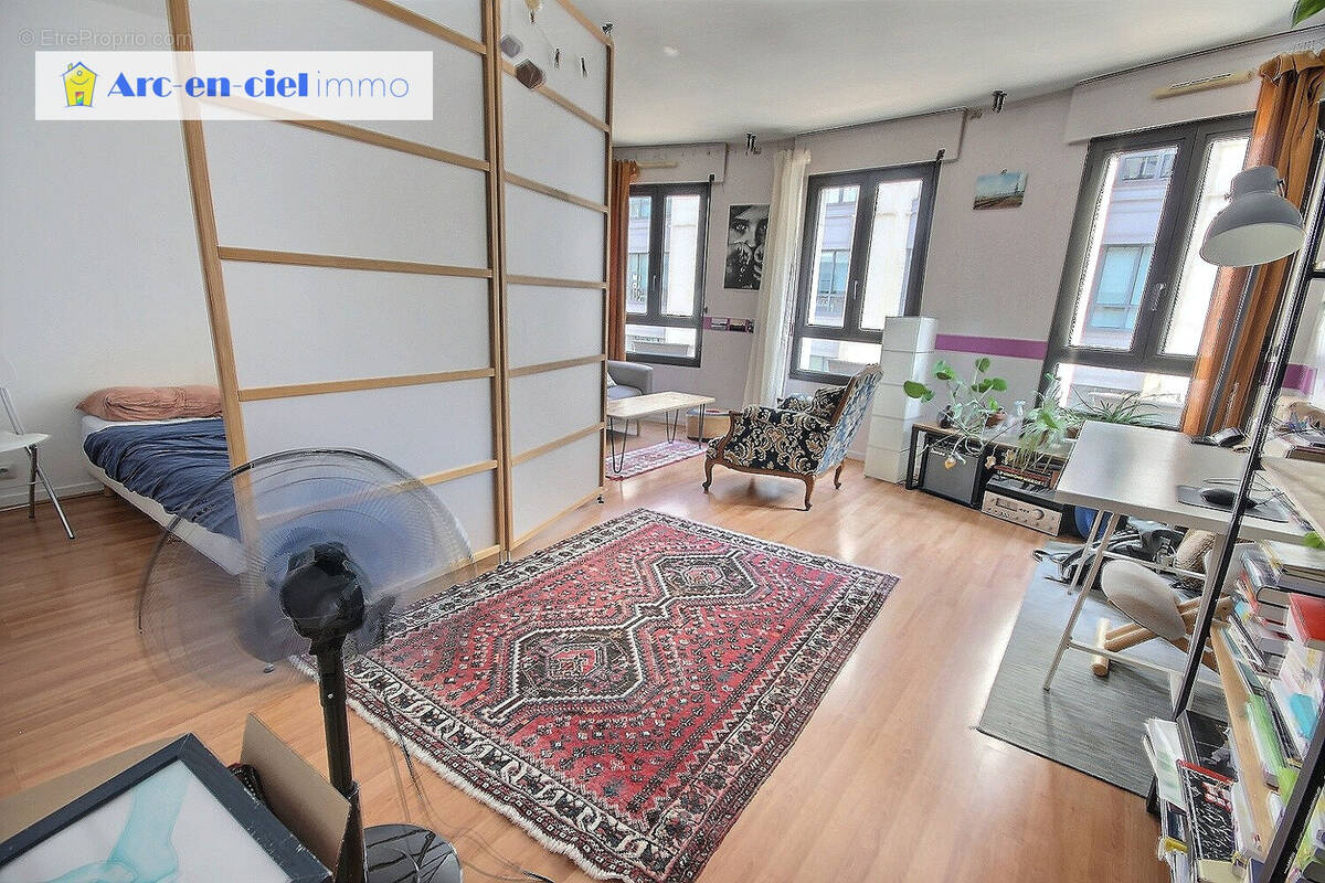 Appartement à PARIS-18E