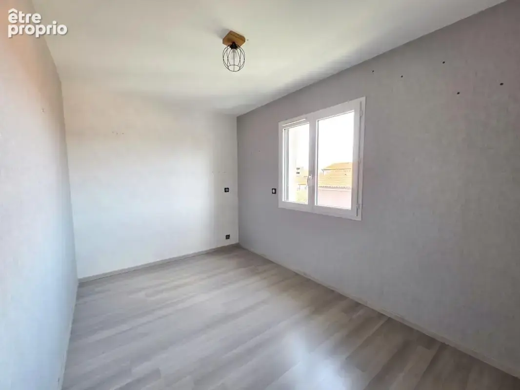 *** exclusivite *** maison moderne avec jardin *** pont du chateau 63430 *** - photo 11