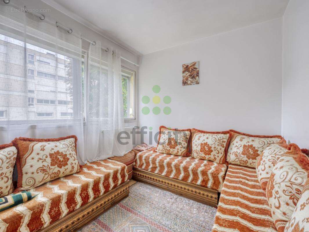 Appartement à COMBS-LA-VILLE