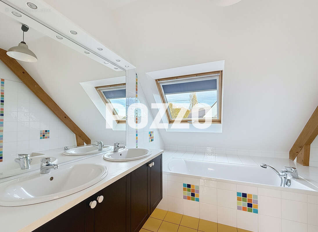 Maison à JULLOUVILLE