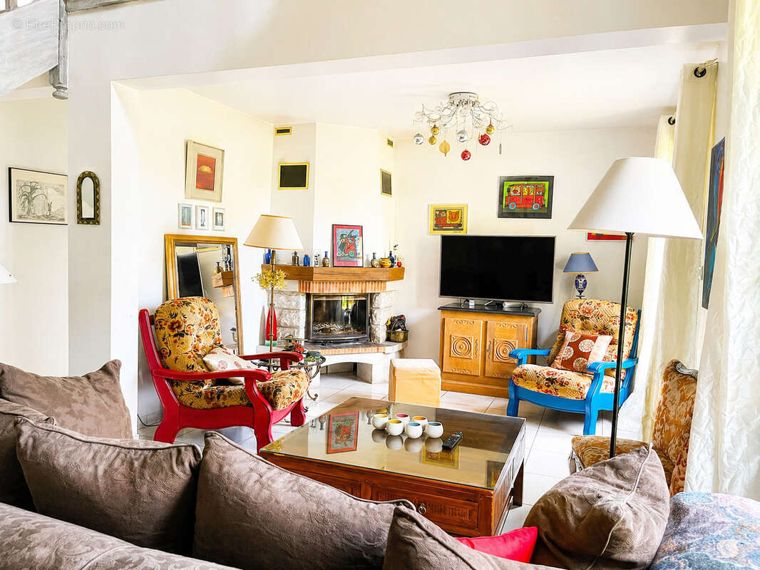 Maison à LA BREILLE-LES-PINS