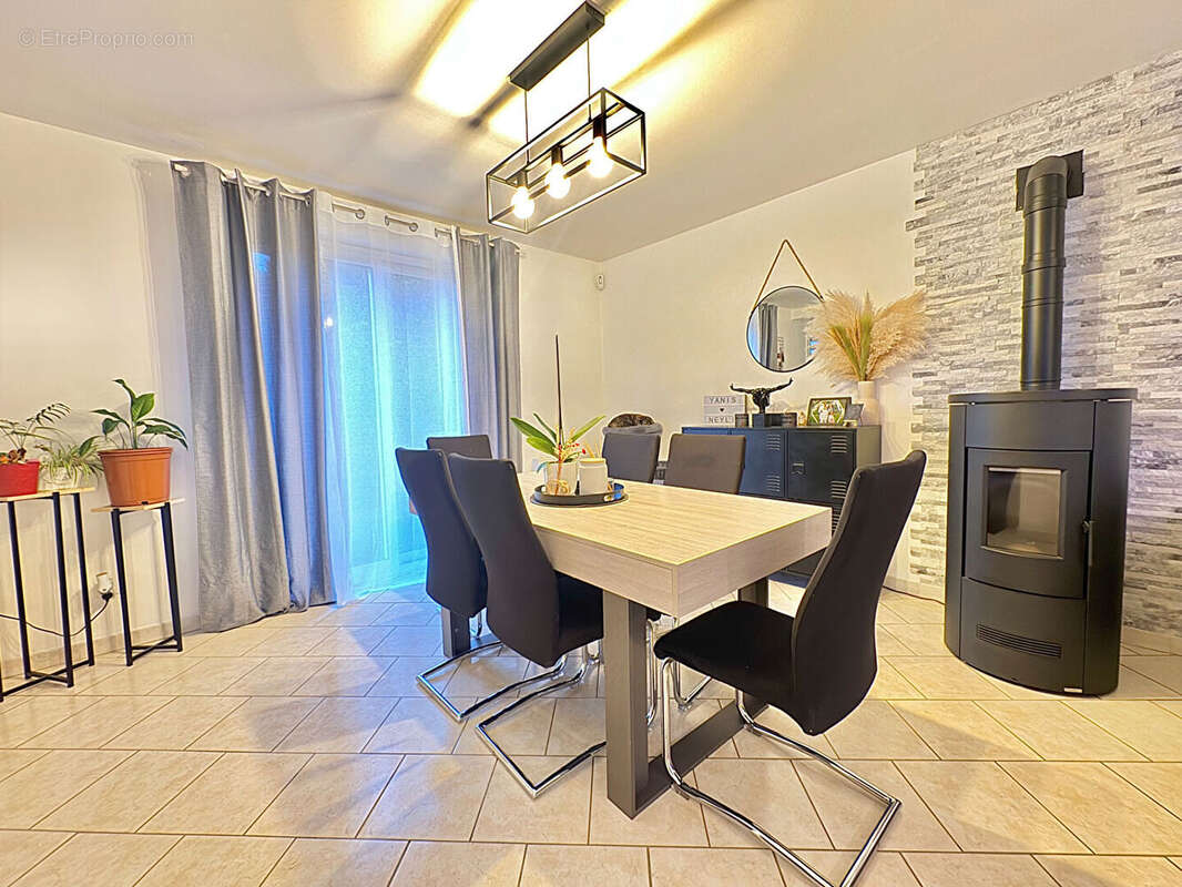 Maison à SAINT-LUBIN-DES-JONCHERETS