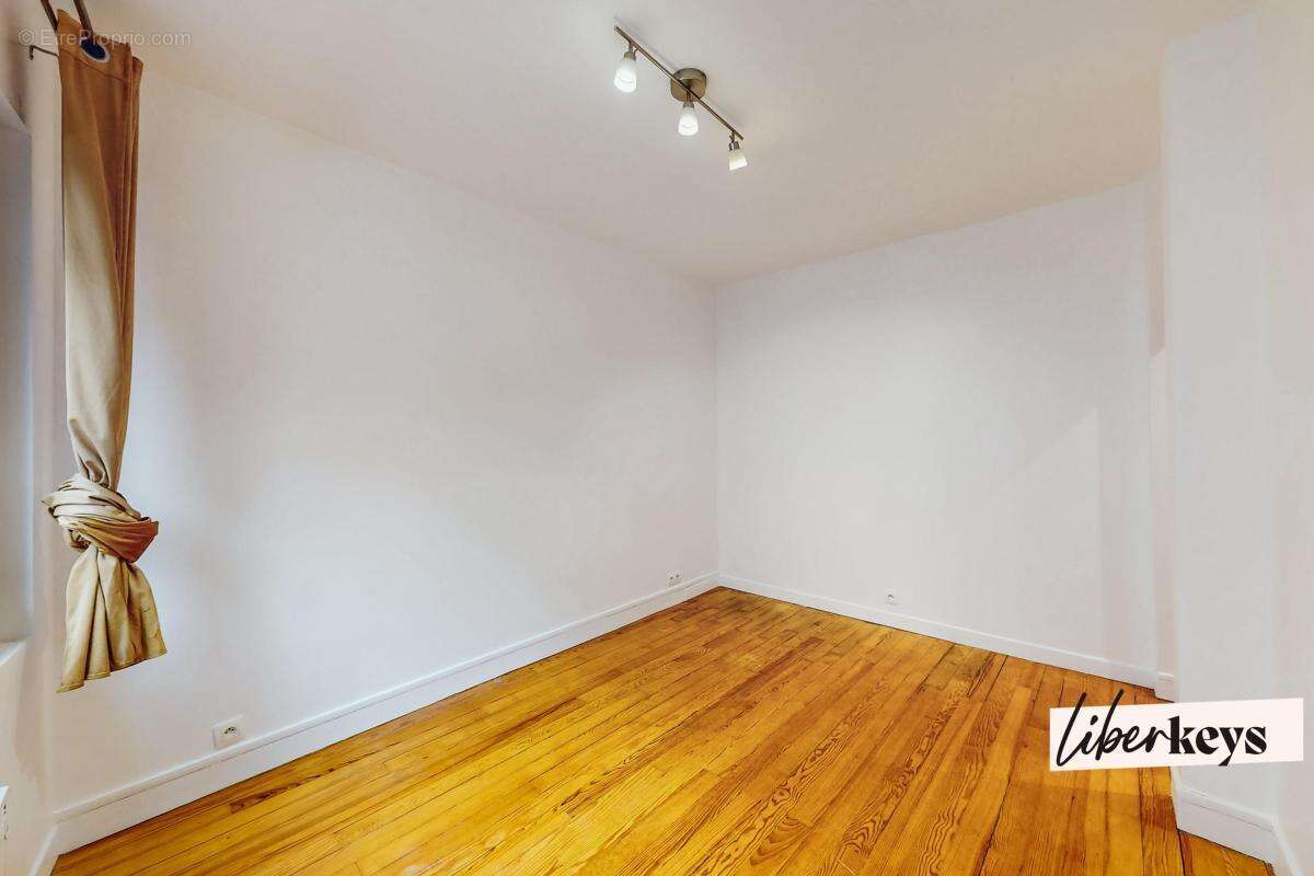 Appartement à PARIS-14E