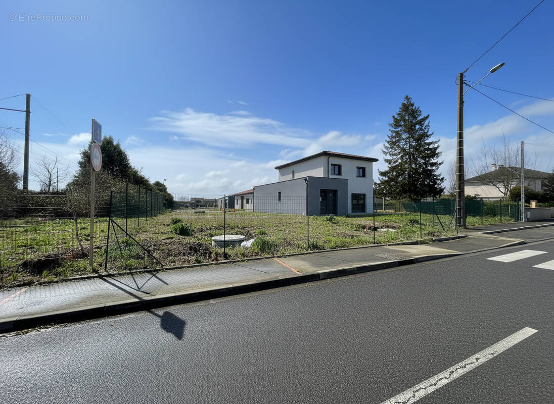 Maison à CAZERES