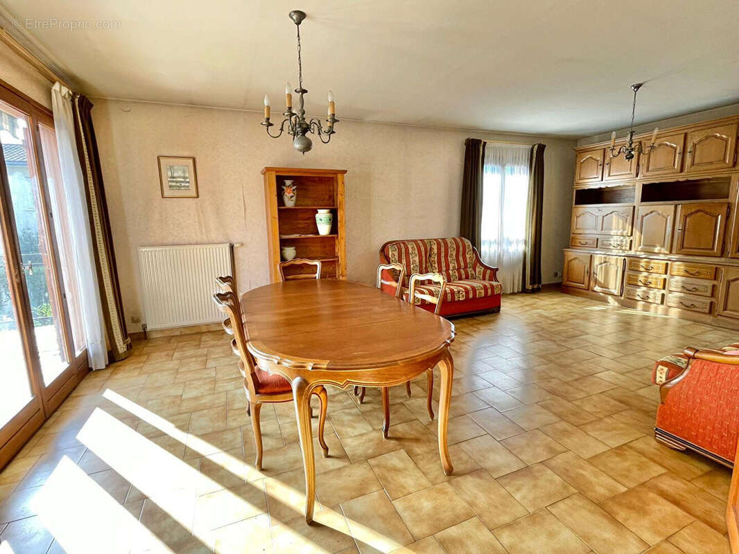 Maison à TASSIN-LA-DEMI-LUNE