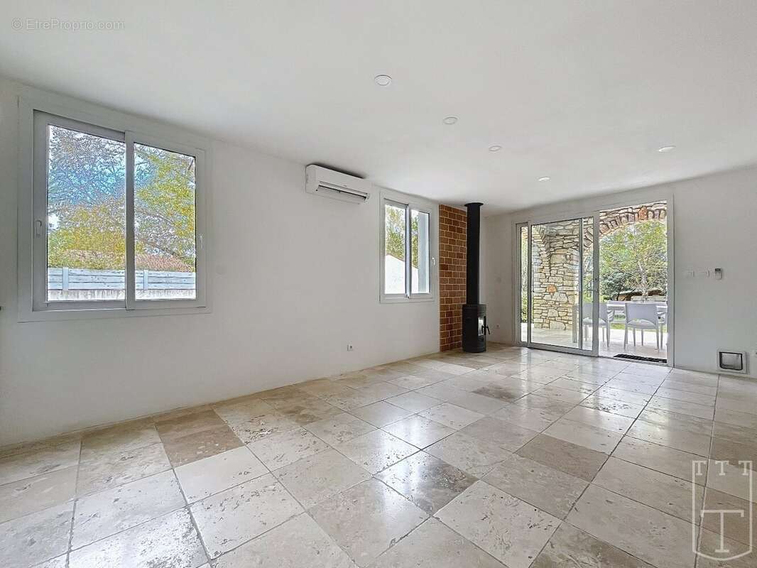 Maison à VALLON-PONT-D&#039;ARC