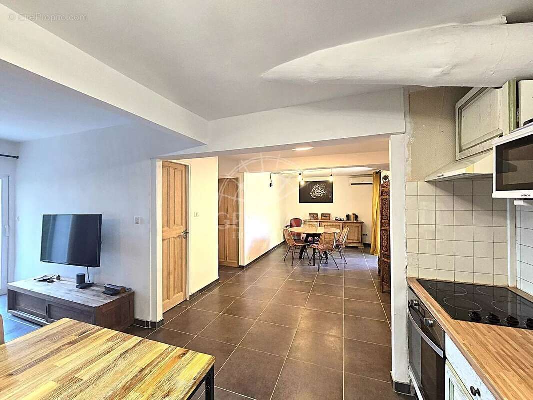 Maison à L&#039;ISLE-SUR-LA-SORGUE