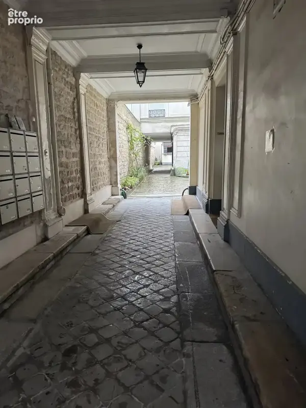 2 pièces au RDC , 3,20 m de hauteur sous plafond - photo 2