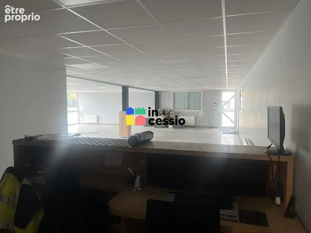 RARE – Ensemble immobilier d'activité de 787,5 m² sur prè - photo 14