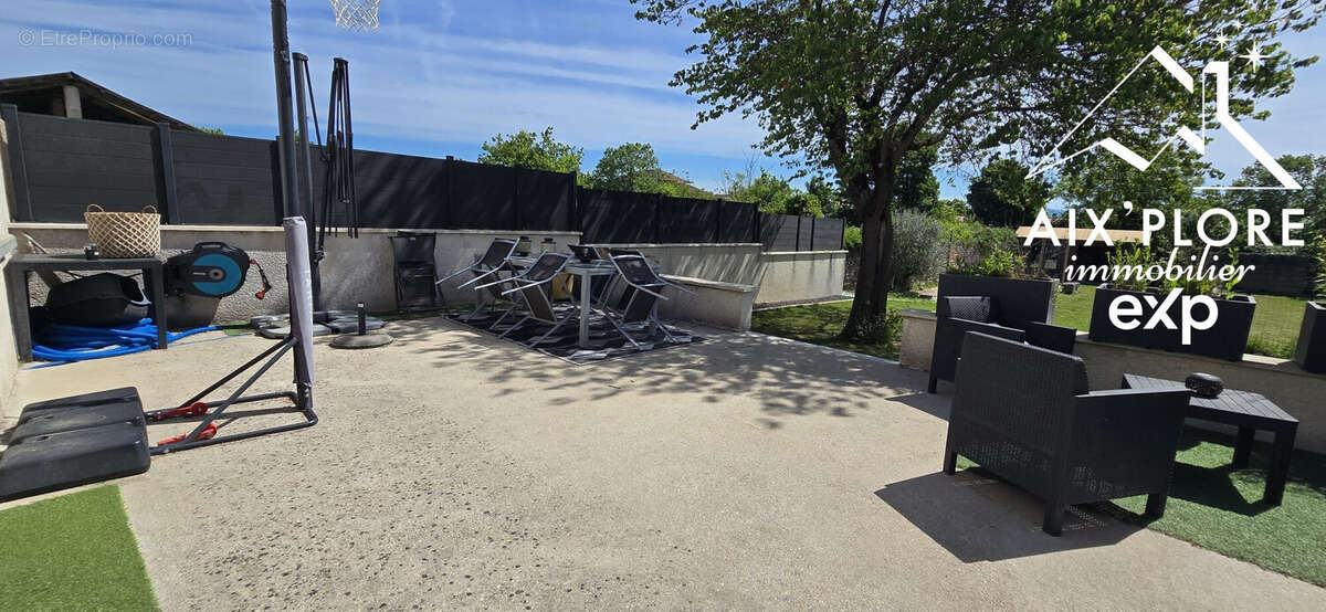 Maison 122 m² à Saint-Maurice-De-Remens  - photo 2