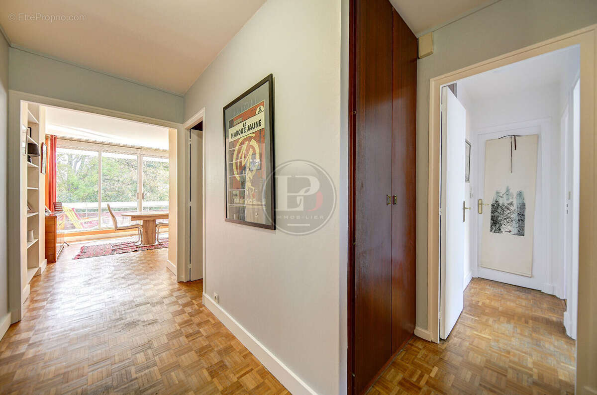 Appartement à MAREIL-MARLY