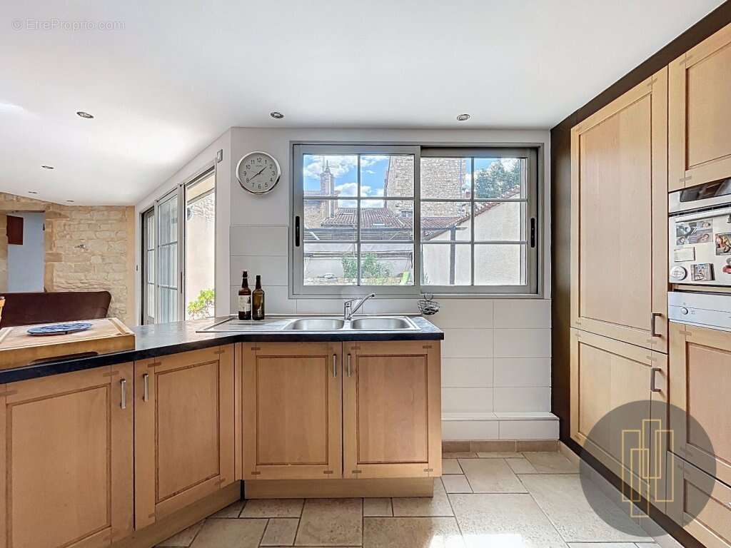 Maison à VILLEFRANCHE-SUR-SAONE