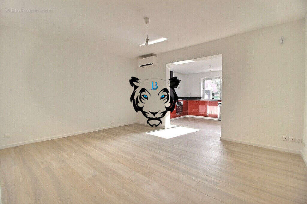 Maison à ROQUEBRUNE-SUR-ARGENS