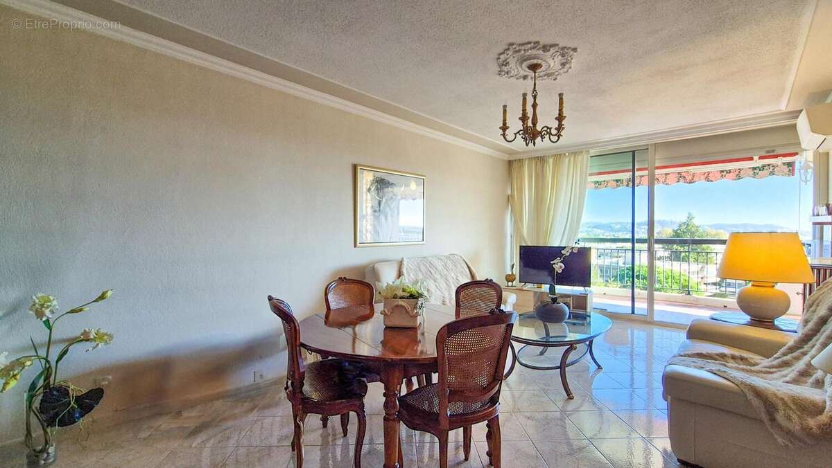 Photo 2 - Appartement à MANDELIEU-LA-NAPOULE