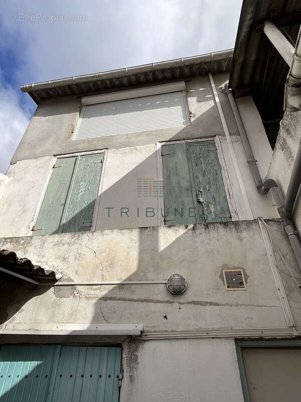 Immeuble avec 1 local commercial et 11 appartements - photo 18