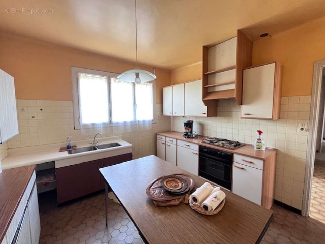 Maison à LA SALVETAT-SAINT-GILLES