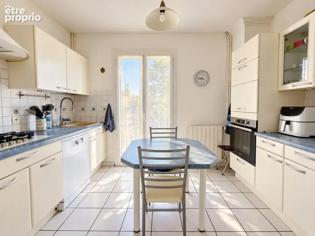 01150 BLYES   Maison 4 chambres, sous-sol complet et jardin clos de 1 086 m2 - photo 8