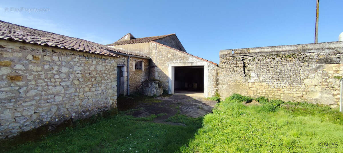 Maison à SABLONCEAUX