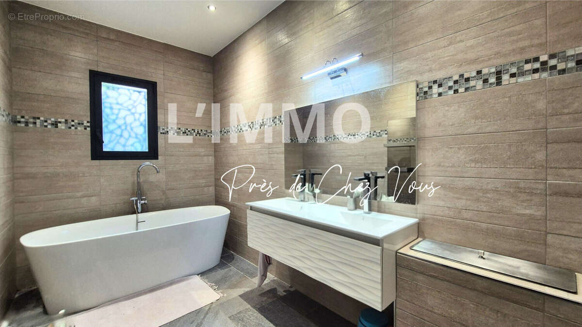 Maison à LA DESTROUSSE