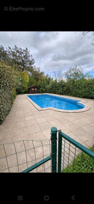 Maison 210 m² à Ambares-Et-Lagrave  - photo 9
