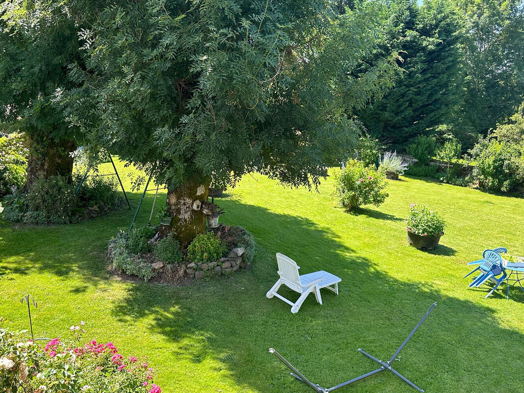 Maison 153 m² à Saint-Martin-Cantales  - photo 3