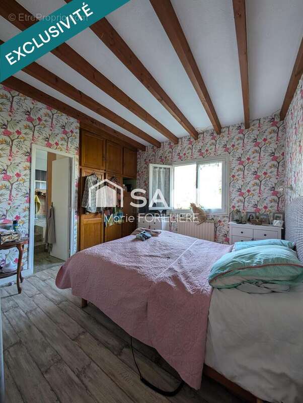 Maison 216 m² à Bayas  - photo 3