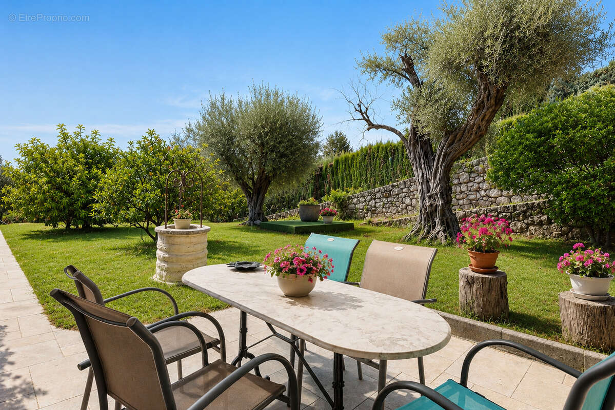 Tourrettes-sur-Loup   Maison familiale avec piscine, vue mer et village - photo 11