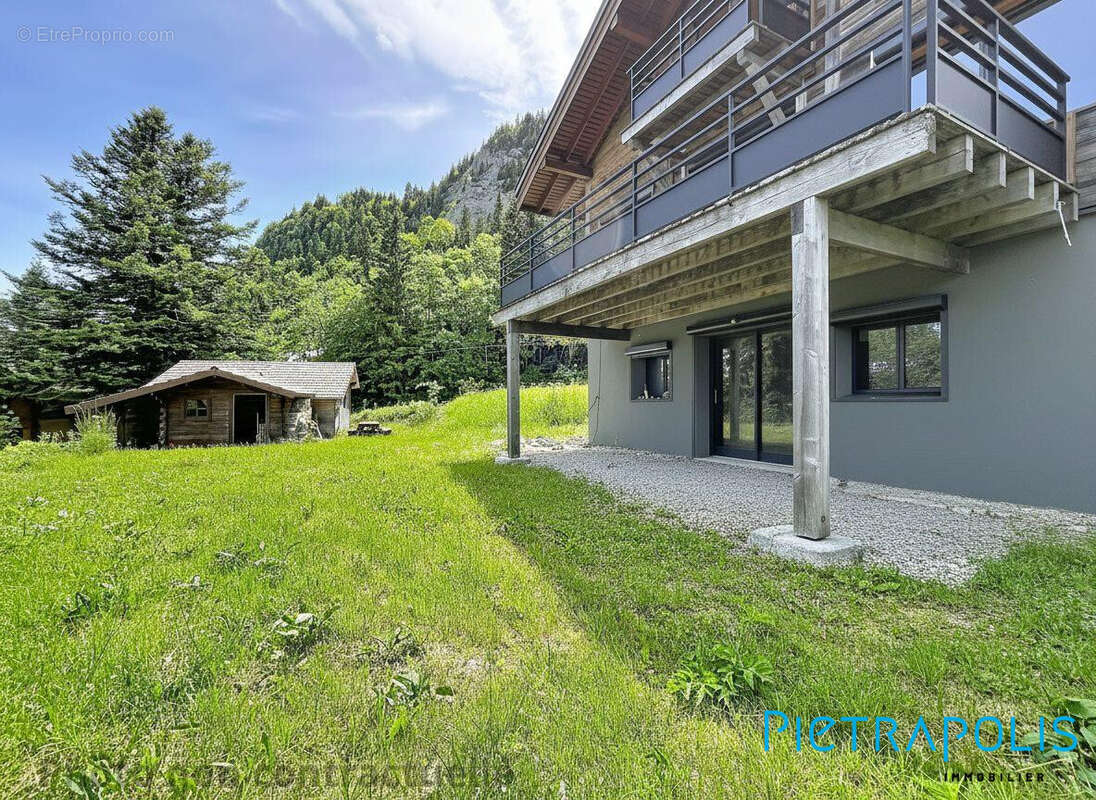 Maison 151 m² à Mijoux  - photo 8