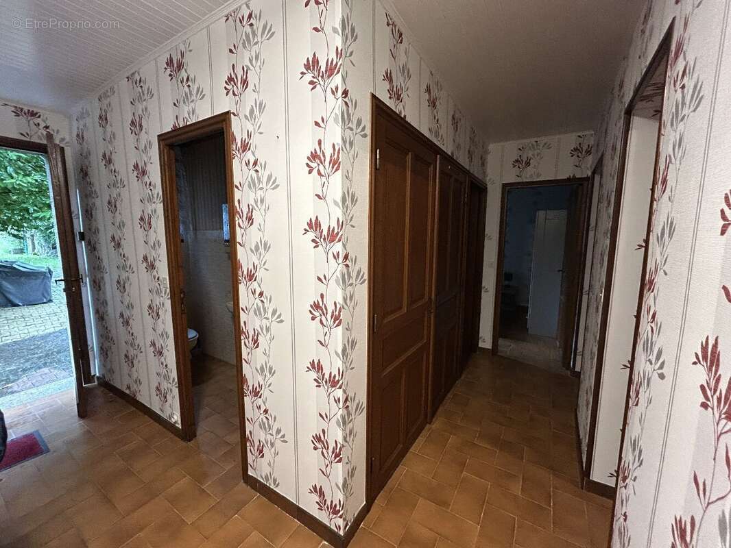 Maison à L&#039;ESTRECHURE