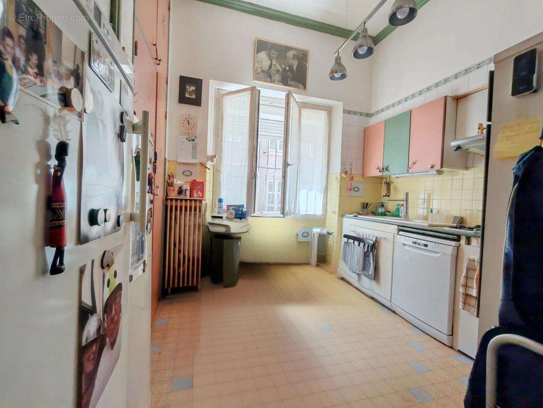Appartement à MARSEILLE-1E