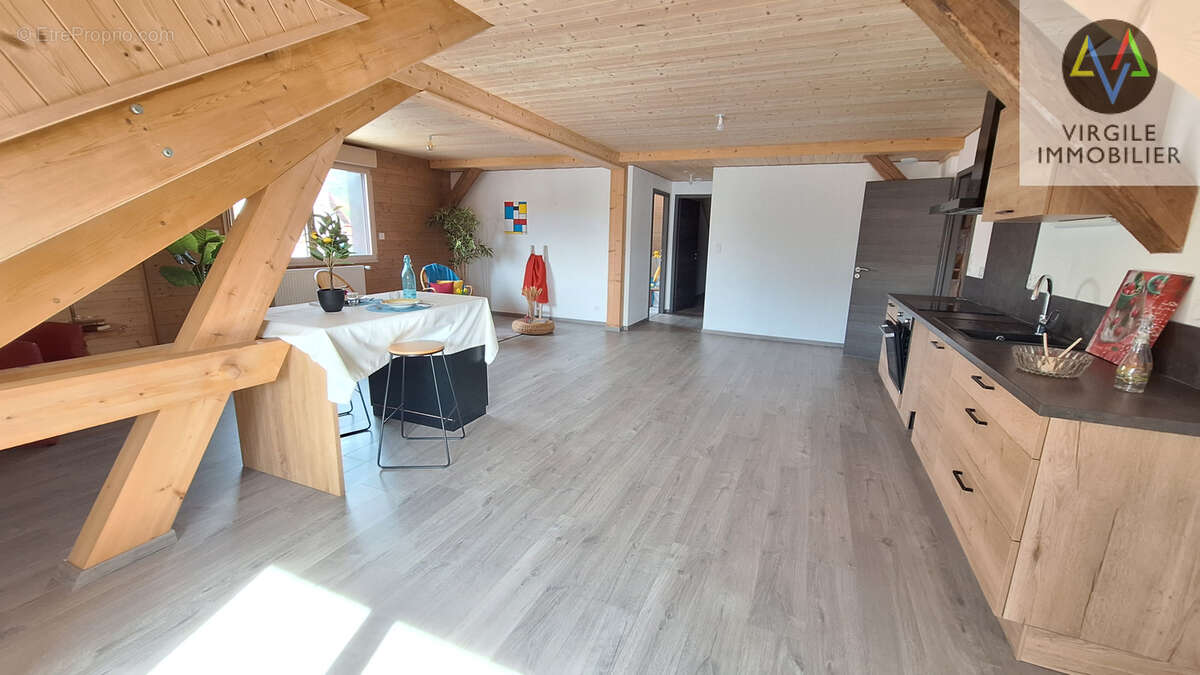 Appartement entièrement rénové de 116 m2 - photo 2