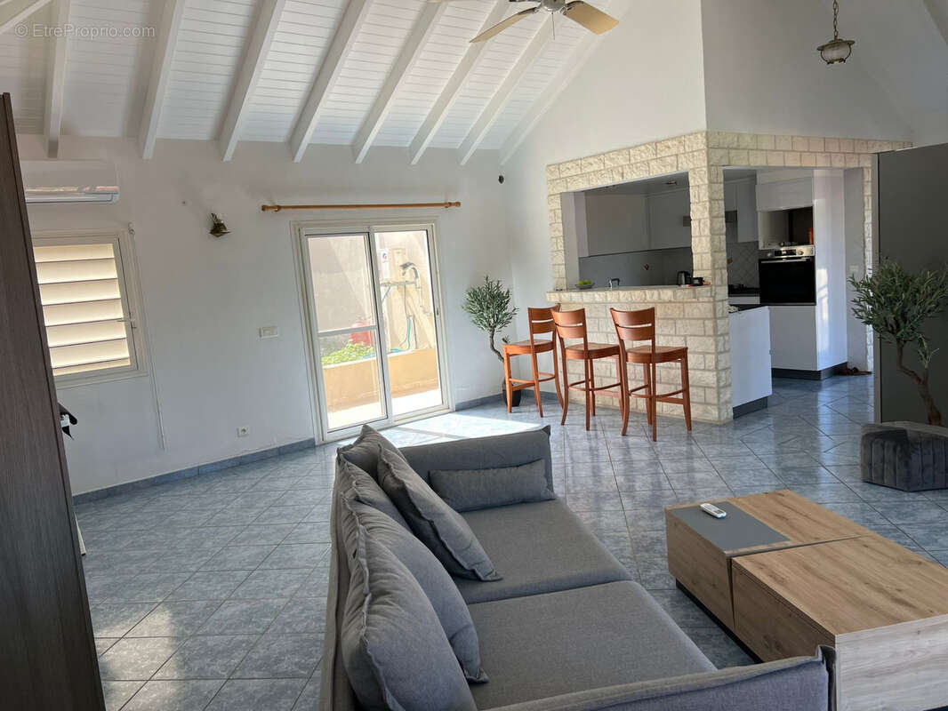 Maison à CAPESTERRE-BELLE-EAU