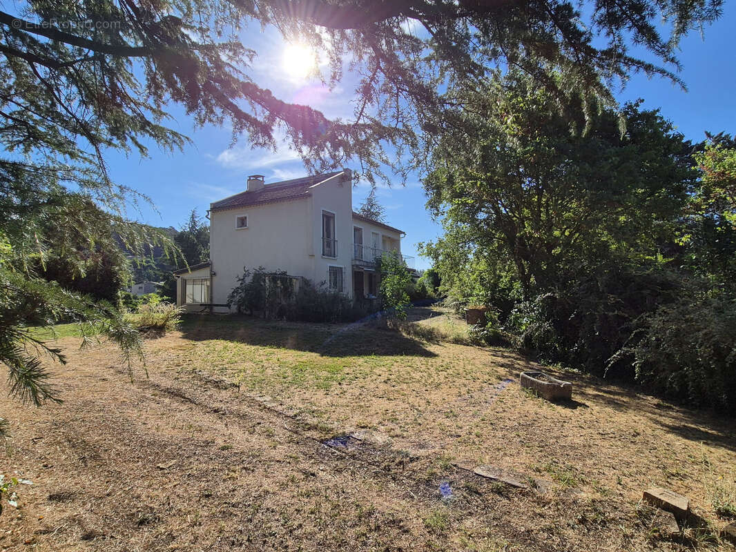 Maison 171 m2 terrain 5894 m2 - photo 13
