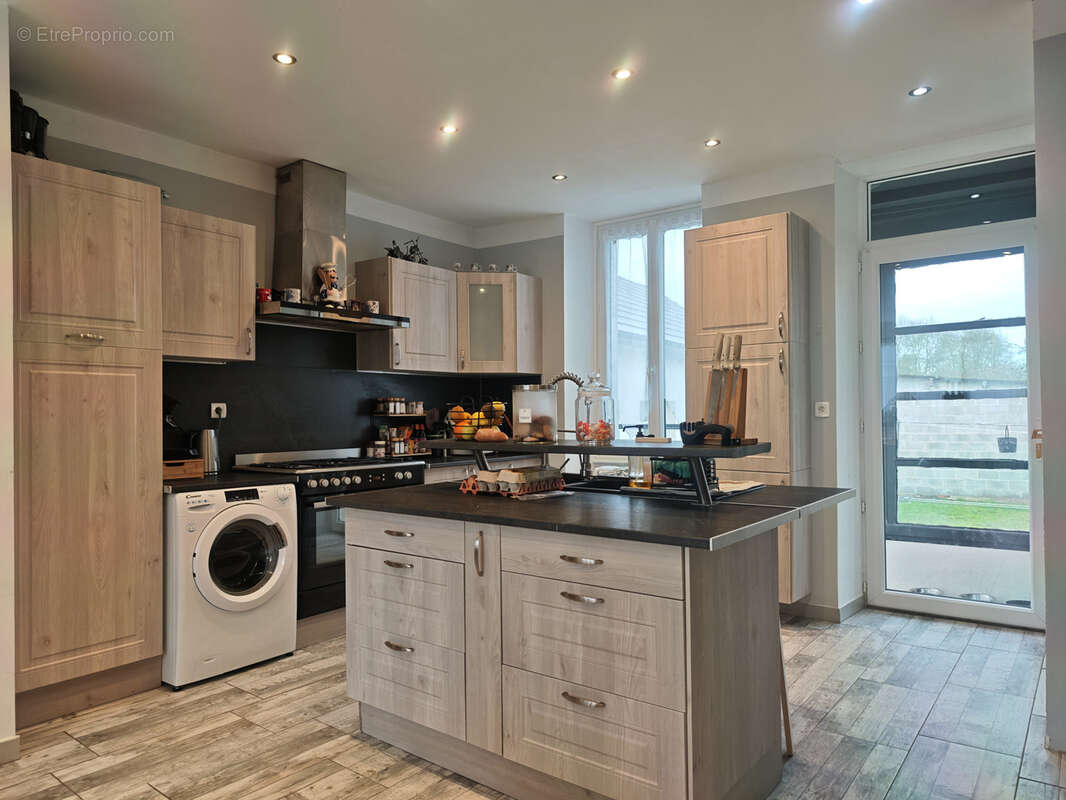 Maison à CERCY-LA-TOUR